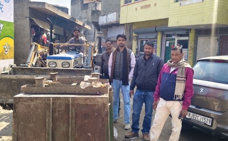 सफाई व्यवस्था मे कचरा पात्र हुए खाली