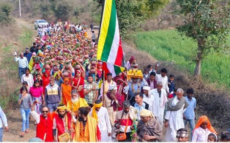 भागवत सप्ताह ज्ञान यज्ञ का शुभारंभ: जामडोली मे निकली कलश यात्रा