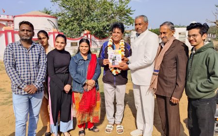 फ़िल्म अभिनेता क्षितिज कुमार व यूनिट के कलाकारों का किया सम्मान