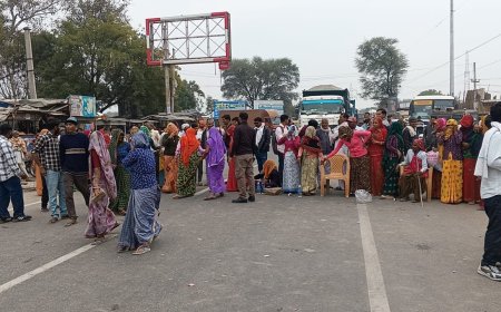 पेयजल समस्या से आक्रोशित लोगों ने स्टेट हाईवे पर लगाया जाम, विधुत बिल बकाया होने के कारण काट दिए ट्यूबवेल के कनेक्शन