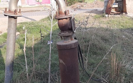 धूल फांक रहें  जल जीवन मिशन योजना के तहत लगे बोरबेल