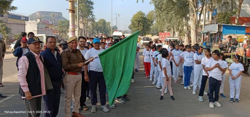 संत जेवियर स्कूल महुवा के छात्र-छात्राओं ने  मिनी मैराथन रन फॉर हेल्थमैं दिखाया दमखम