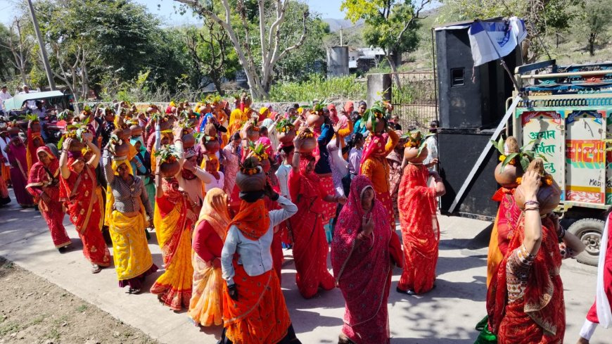 देवती में कलश यात्रा से शुरू हुआ शिव विष्णु हनुमानजी व राधा कृष्ण की मूर्तियों की स्थापना महोत्सव का आगाज