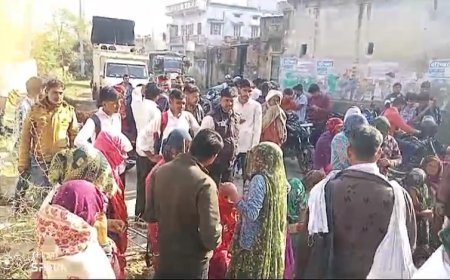 गर्मी आने से पहले ही पेयजल समस्या से त्रस्त महिलाओं ने किया प्रदर्शन