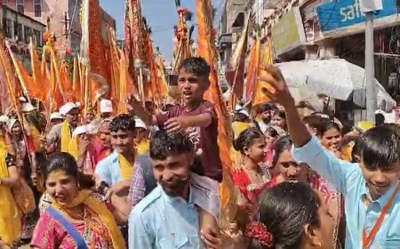 खाटूश्यामजी की पदयात्रा रवाना बाबा श्याम ने हरी झंडी दिखाकर किया शुभारम्भ