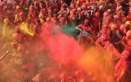 बदल रही होली की पुरानी परंपरा, कम सुनाई देती फाग की राग