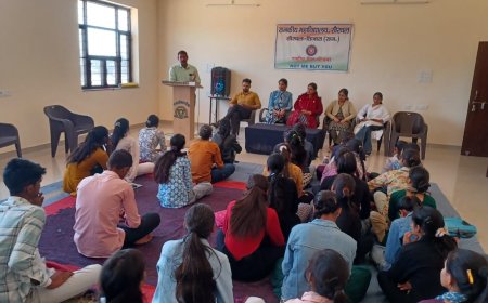 महिला दिवस के उपलक्ष्य में हुआ संवाद कार्यक्रम, विद्यार्थियों ने विकसित भारत युवा संसद 2025 के लिए किया ऑनलाइन आवेदन