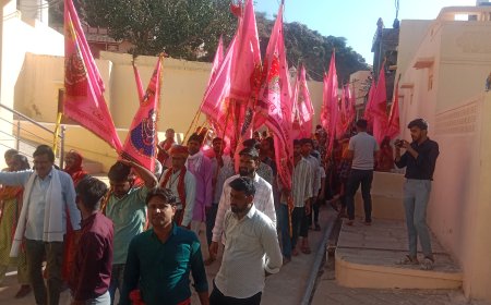 खाटू नरेश के जयकारों के साथ श्याम भक्तों का जत्था खाटू के लिए रवाना