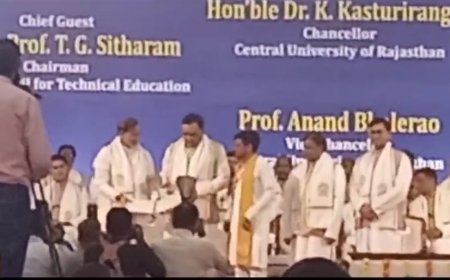 ईपीके छात्र अंकित कुमार ने सेंट्रल यूनिवर्सिटी किशनगढ़ अजमेर से गोल्ड मेडल प्राप्त कर क्षेत्र का नाम किया रोशन