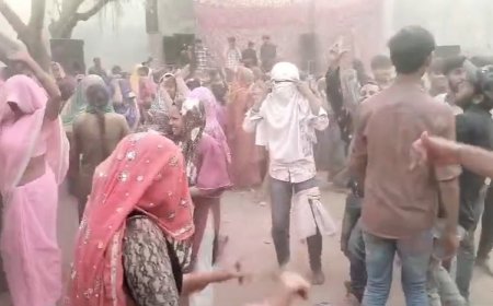 श्री राधा रानी ने सखियों के साथ भगवान श्री कृष्ण के गांव नंदगांव में खेली लठ्ठमार होली