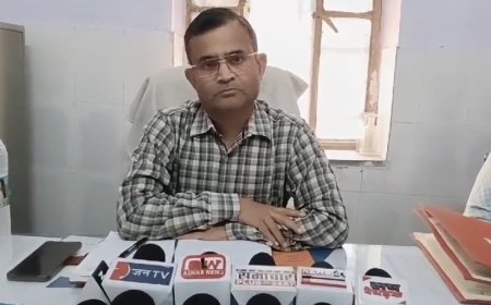 अलवर मुख्य चिकित्सा एवं स्वास्थ्य अधिकारी ने किया खेड़ली कठूमर का दौरा: अनाधिकृत लैब्स और दवाओं की दुकानों के विरुद्ध कार्यवाही को लेकर शून्य