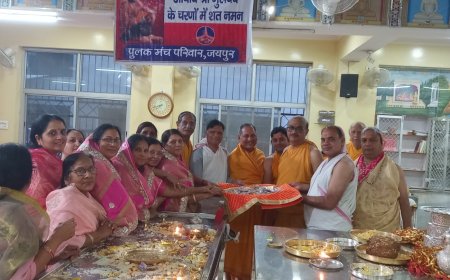 गायत्री नगर  मन्दिर जी में मनाई केसर तिलक होली