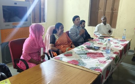 जिला कलक्टर ने रात्रि चौपाल में सुनी आमजन की समस्याएं