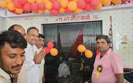 विधायक देवीसिंह शेखावत ने शीतला माता के दर्शन कर लिया आशीर्वाद , क्षेत्र की खुशहाली और समृद्धि की करी कामना