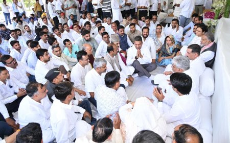 कांग्रेस पदाधिकारी ने नमन कर दी पुष्पांजलि