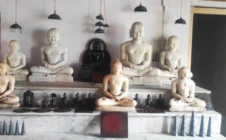 जैन धर्म के प्रथम तीर्थंकर आदिनाथ का जन्म व तप कल्याणक महोत्सव मनाया