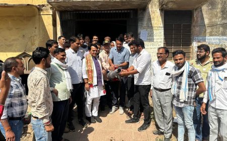 विधायक राजेंद्र मीणा ने विधायक कोष से खरीदी गई 4 फोगिंग मशीन महुवा, मंडावर, सांथा, बालाहेडी हॉस्पिटलों को दी