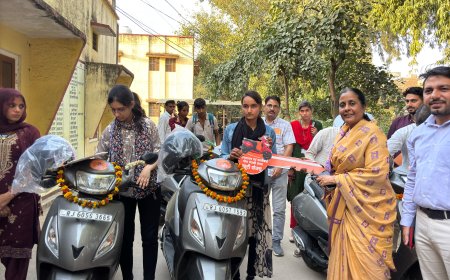 राजस्व अधिकारी अपने दायित्वों का जिम्मेदारी से निर्वहन करते हुए बजट घोषणाओं का क्रियान्वयन समयबद्ध करें –जिला कलक्टर