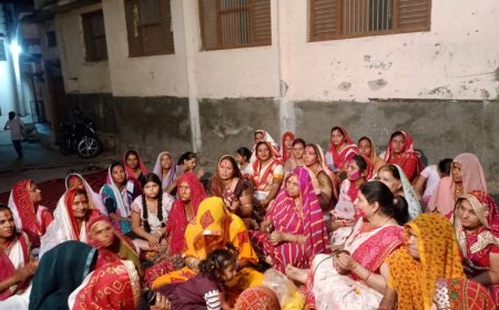 सांवरिया सेठ मंदिर में धूमधाम से मनाया गया फाग उत्सव:महिलाओं ने की भगवान राधा कृष्ण की पूजा, फाग गीतों पर झूमे भक्त, खेली फूलों की होली