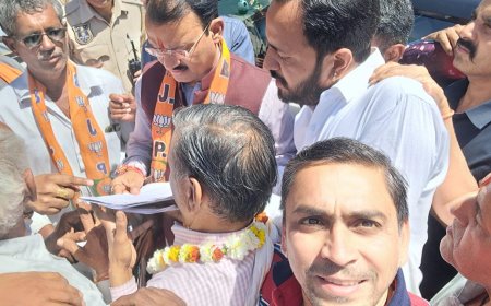 जिंदल की दरारों से पूर्ण क्षतिग्रस्त लक्ष्मी नारायण बड़ा मंदिर के पुनर्निर्माण एवं शेष रहे प्रभावितों को मुआवजा देने की मांग को लेकर सौंपा ज्ञापन