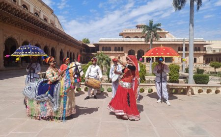 राजस्थान स्थापना दिवस पर देशी-विदेशी पर्यटकों का किया भव्य स्वागत