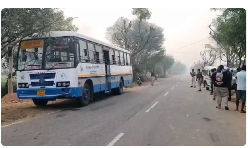 रैणी के टहटड़ा गांव मे रोडवेज बस और मोटरसाइकिल मे हुई भिड़न्त:मोटरसाइकिल सवार की हुई मौत