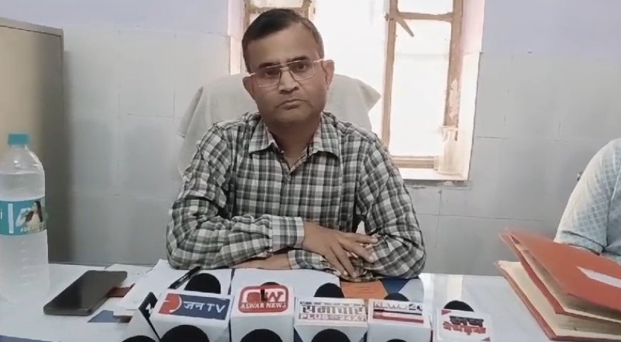 अलवर मुख्य चिकित्सा एवं स्वास्थ्य अधिकारी ने किया खेड़ली कठूमर का दौरा: अनाधिकृत लैब्स और दवाओं की दुकानों के विरुद्ध कार्यवाही को लेकर शून्य