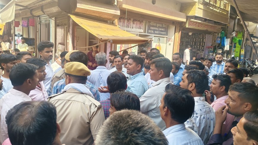 नगरपालिका के नोटिस के बाद भी अतिक्रमण हटाने को तैयार नहीं व्यापारी