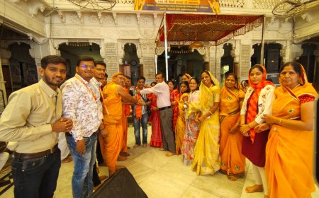 भीलवाड़ा से सम्मेद शिखर जी की यात्रा के लिए 70 यात्रियों का दल पहाड़ की वंदना कर लौटा