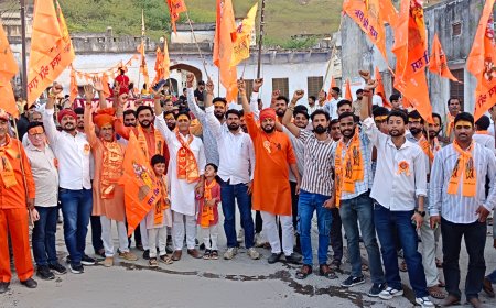 भव्य झांकी और भगवा निशान के साथ निकली रामनवमी कि शोभायात्रा