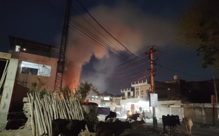 टावर में अज्ञात कारण के चलती लगी आग अग्निशमन वाहन से काबू पाया