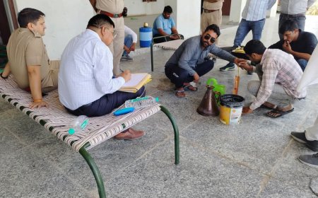 पुलिस प्रशासन एवं रसद विभाग ने संयुक्त कार्यवाही कर 3825 लीटर अवैध पेट्रोलियम पदार्थ के साथ वाहन किया जब्त