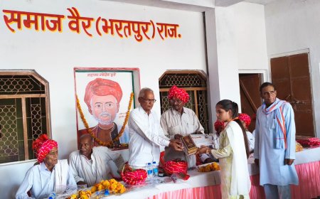 महात्मा ज्योतिबा फुले जयन्ती मनाई,  कस्वा में होकर निकाली शोभा यात्रा