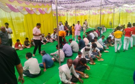 बैसाखी पर्व पर पंजाबी भवन में हुआ लंगर का आयोजन