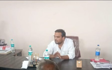 रोशनी सफ़ाई को लेकर अधिशासी अधिकारी ने  दिए निर्देश