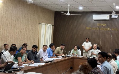 मुख्य सचिव ने कोटपूतली-बहरोड़ में ली जिला स्तरीय समीक्षा बैठक