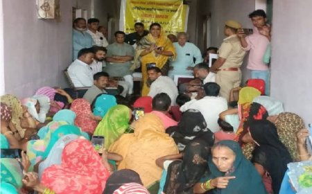 विधायक के आश्वासन पर रैली स्थगित कर धरना किया समाप्त