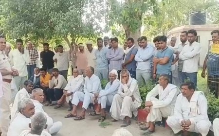 केरवा जाट चौधरी चरण सिंह चौराहे पर 7 दिन पहले असमाजिक तत्वों द्वारा लेन देन विवाद को लेकर की गई फायरिंग से आक्रोशित ग्रामीण लोग पहुंचे उधोग नगर थाना पुलिस