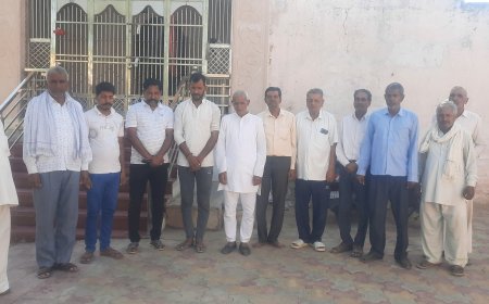 जम्मू कश्मीर के पहलगांव में आतंकी हमले में मारे गए पर्यटकों को पचलंगी में दी श्रद्धांजली