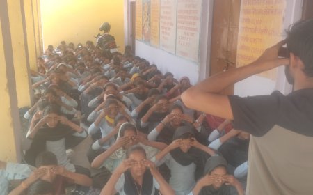 राजकीय उच्च प्राथमिक विद्यालय  जौना खेडा पहाड में योग सत्र का आयोजन