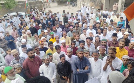 पहलगाम हादसे पर मुस्लिम समाज ने काली पट्टी बांध जताया विरोध, कहा हिंसक घटनाओं का इस्लाम धर्म से कोई लेना देना नहीं