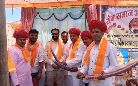 सेन जयंती हर्षोल्लास से मनाया शोभायात्रा:  विधायक ने विधार्थीयो को किया सम्मानित