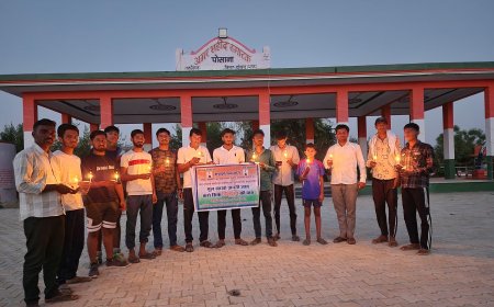 शहीद स्मारक पोसाना पर कैंडल जलाकर दी श्रद्धांजलि