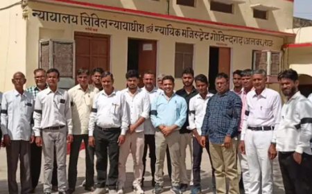 पहलगांव आतंकी हमले पर वकीलों का विरोध:  गोविंदगढ़ कोर्ट में काली पट्टी बांधकर जताया आक्रोश, दो मिनट का मौन