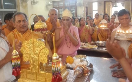 गायत्री नगर में चढ़ाया भगवान नमिनाथ जी का निर्वाण लाडू