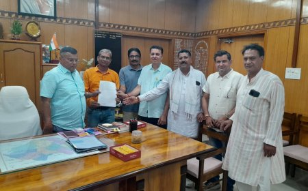 काटली नदी को पुनर्जीवित करवाने हेतु झुंझुनूं जिला कलेक्टर से मिला शिष्ट मण्डल