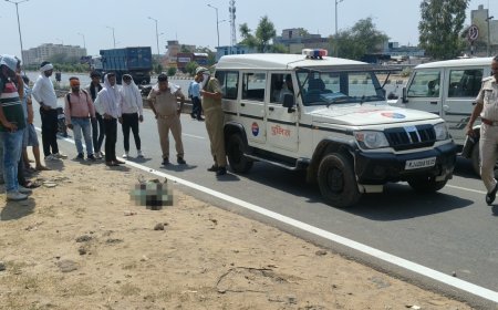 नीमराना में मोहलडिया गांव के पास हाईवे की सर्विस लाइन पर पड़ा मिला अज्ञात शव: पुलिस ने मोर्चरी में रखवाया