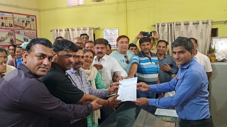 अलवर शारीरिक शिक्षक संघ की मुख्य जिला शिक्षा अधिकारी को मुख्यमंत्री के नाम सौंपा ज्ञापन