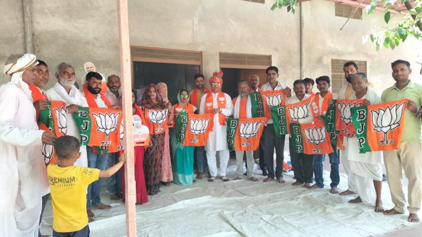 किशोरी मंडल मे भाजपा का स्थापना दिवस मनाया:स्थापना दिवस के कार्यक्रमों को पूर्ण निष्ठा के साथ करने के लिए किया प्रेरित