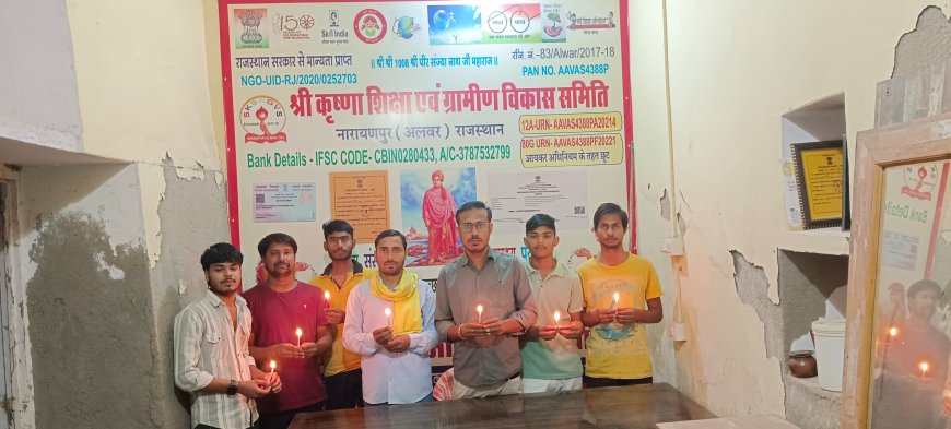 कैंडल जलाकर दी गई भावपूर्ण श्रद्धांजलि, सनातन धर्म की जय के लगे नारे